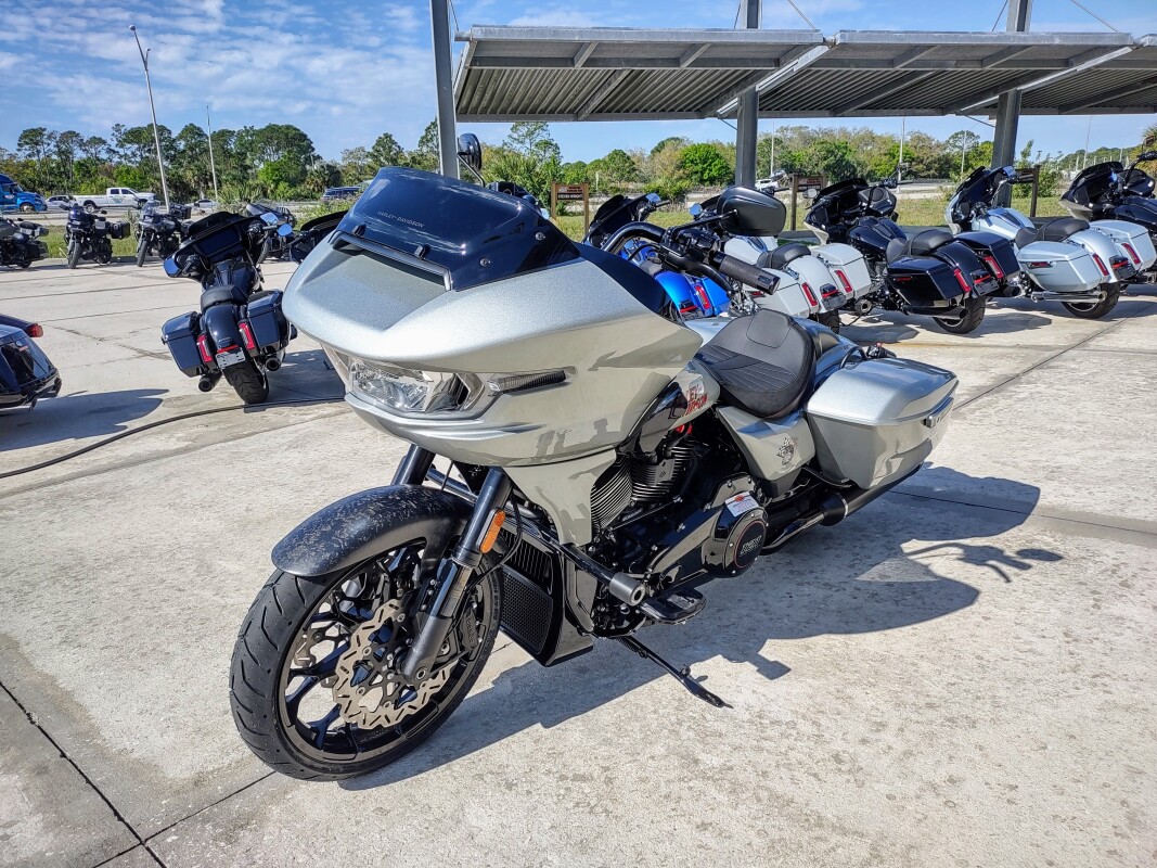 CVO Road Glide ST - Photo 9