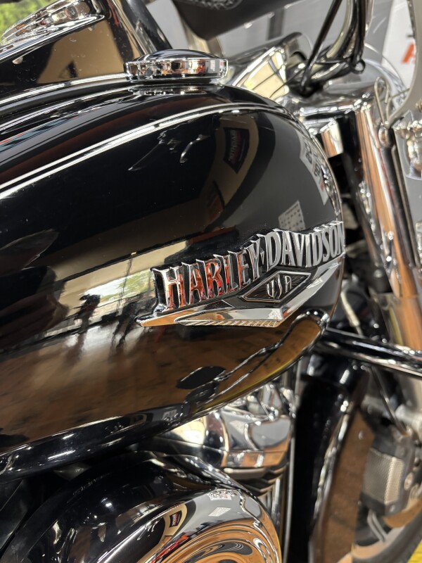 2017 Harley-Davidson Road King BLACK W/PINSTRIPE - Photo 4