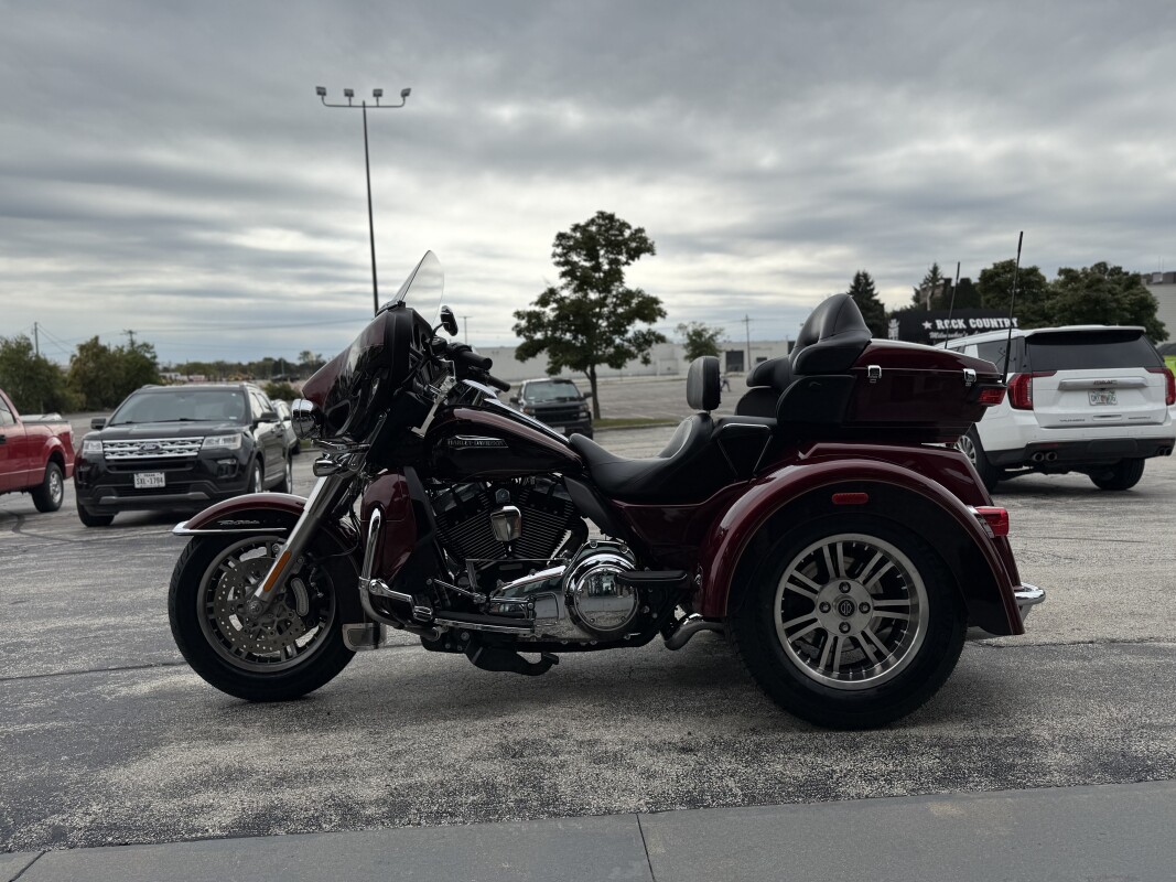 FLHTCUTG 2014 Tri Glide Ultra - Photo 6