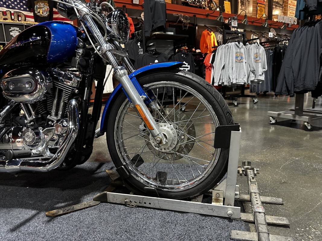 HD XLH 1200 CUSTOM 2004 BLACK/BLUE - Photo 2