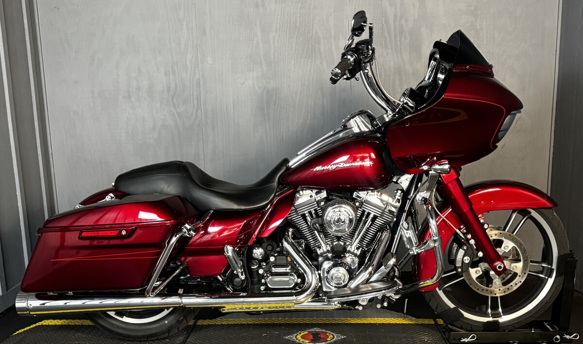 2016 Harley-Davidson Road Glide Special FLTRXS VELOCITY RED W/PINSTRIPE