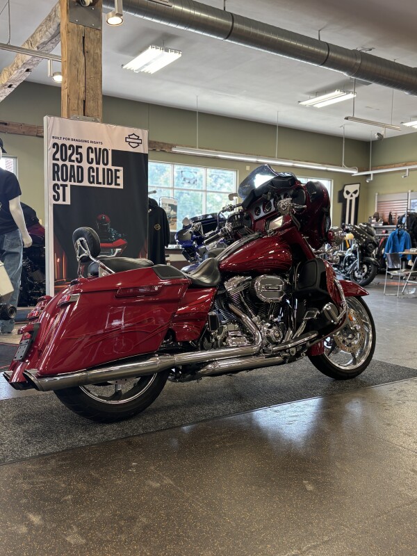 Harley-Davidson CVO Street Glide 2016 FLHXSE REC - Photo 2