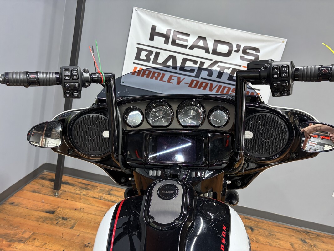 2021 Harley-Davidson CVO Street Glide GREAT WHITE PEARL & BLK HOL - Photo 5
