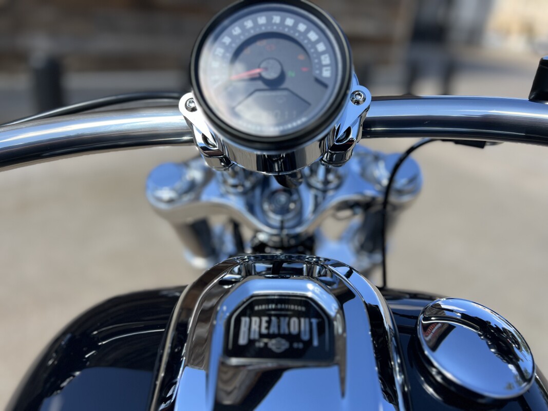 2025 Harley-Davidson Breakout Vivid Black - Photo 10