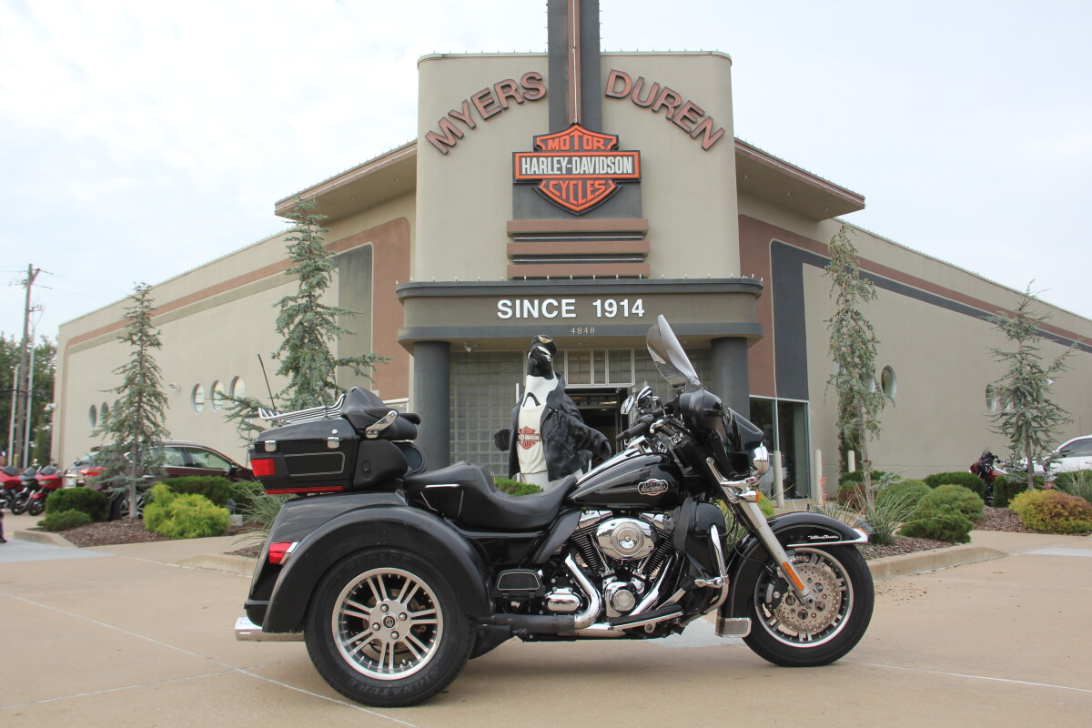2009 Tri Glide Ultra Classic Vivid Black