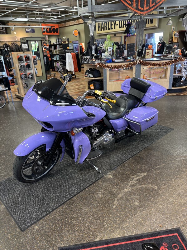 Harley-Davidson Road Glide Ultra 2017 FLTRU PURPLE - Photo 4