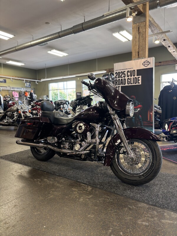 Harley-Davidson Street Glide 2006 FLHXI BLACK CHERRY