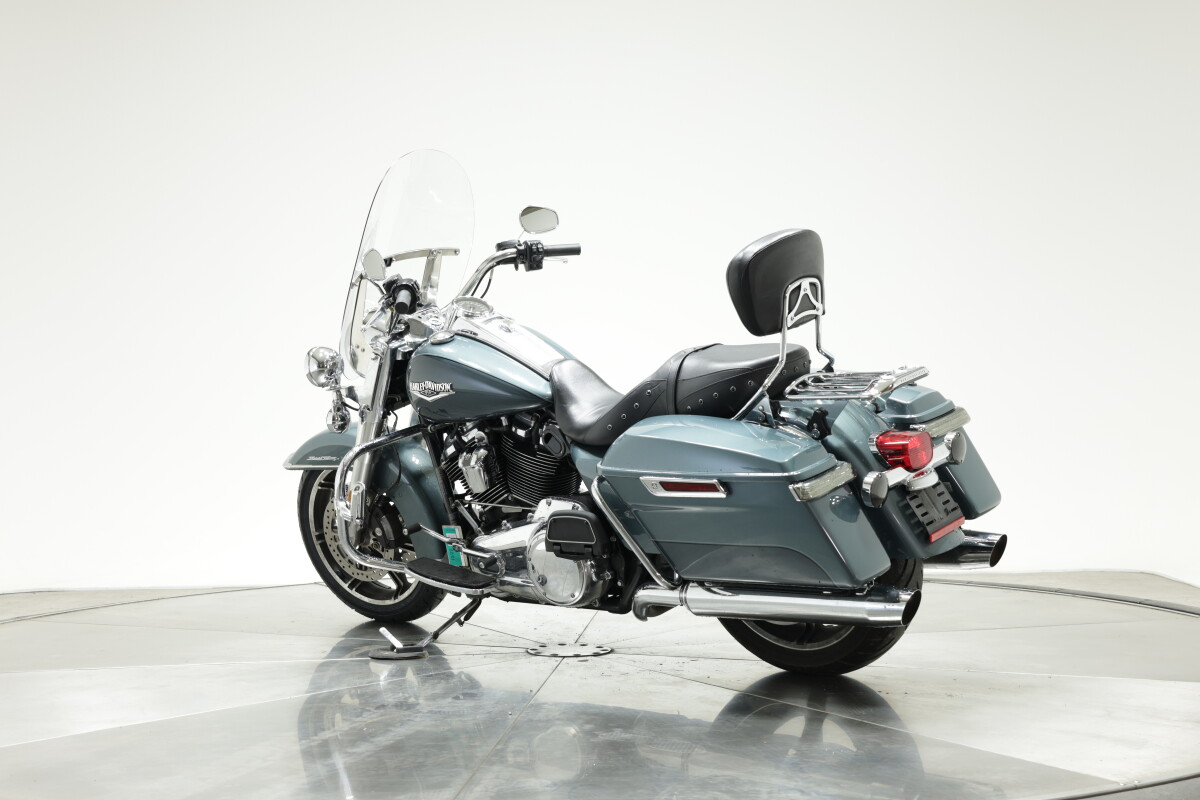 2020 HARLEY-DAVIDSON FLHR ROAD KING in SILVER PINE/SPRUCE with 24896 miles - Photo 10