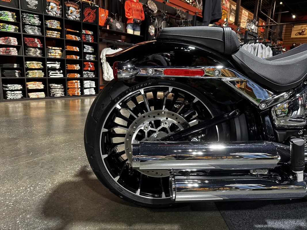 Harley-Davidson Breakout 117 2024 FXBR BLACK - Photo 6