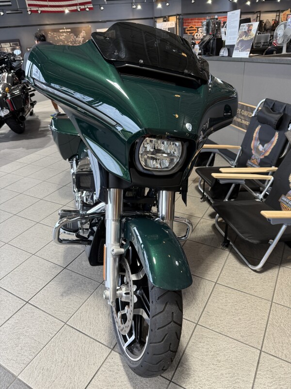 FLHX 2024 Street Glide - Photo 4