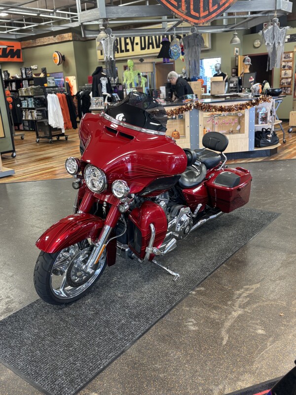 Harley-Davidson CVO Street Glide 2016 FLHXSE REC - Photo 4