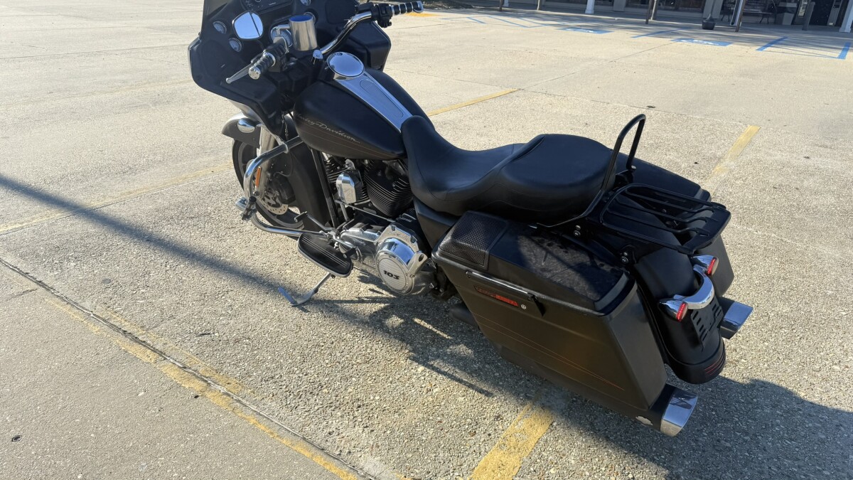 2013 Harley-Davidson Road Glide Custom - Photo 2