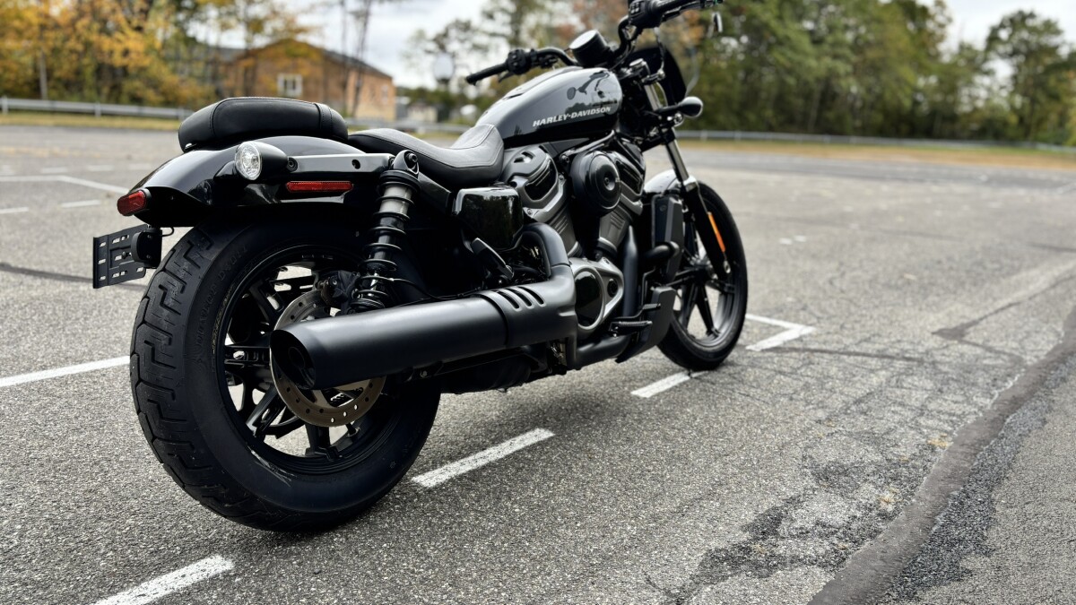 RH975 2022 Nightster - Photo 8