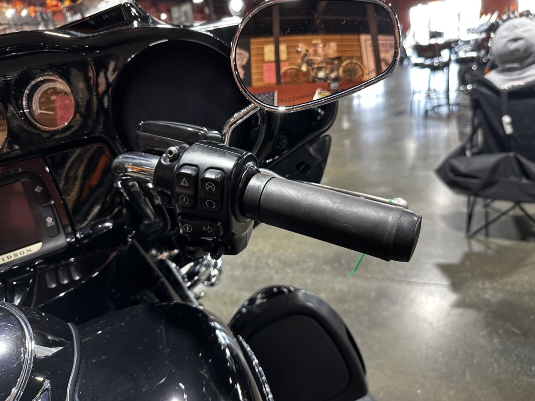 Harley-Davidson Ultra Limited 2015 FLHTK VIVID BLACK - Photo 4