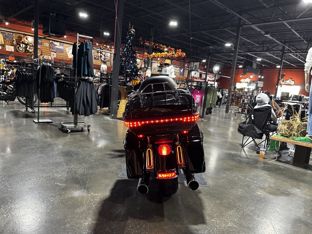 Harley-Davidson Ultra Limited 2015 FLHTK VIVID BLACK - Photo 8