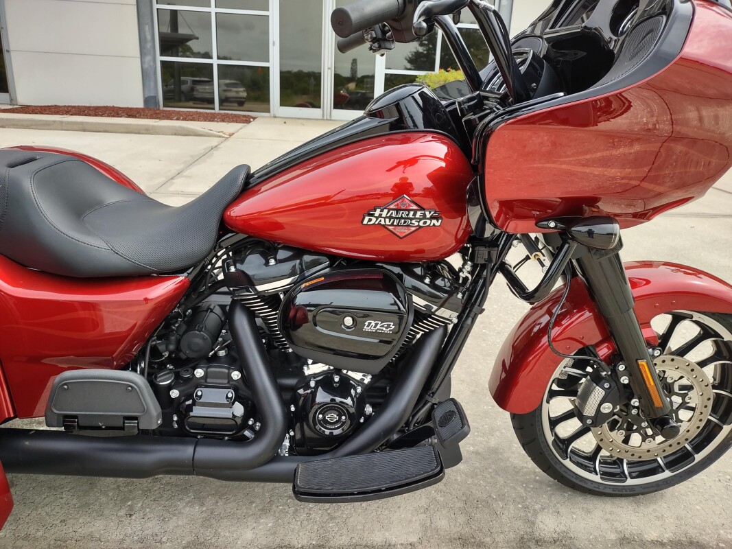 Road Glide 3 - Photo 3