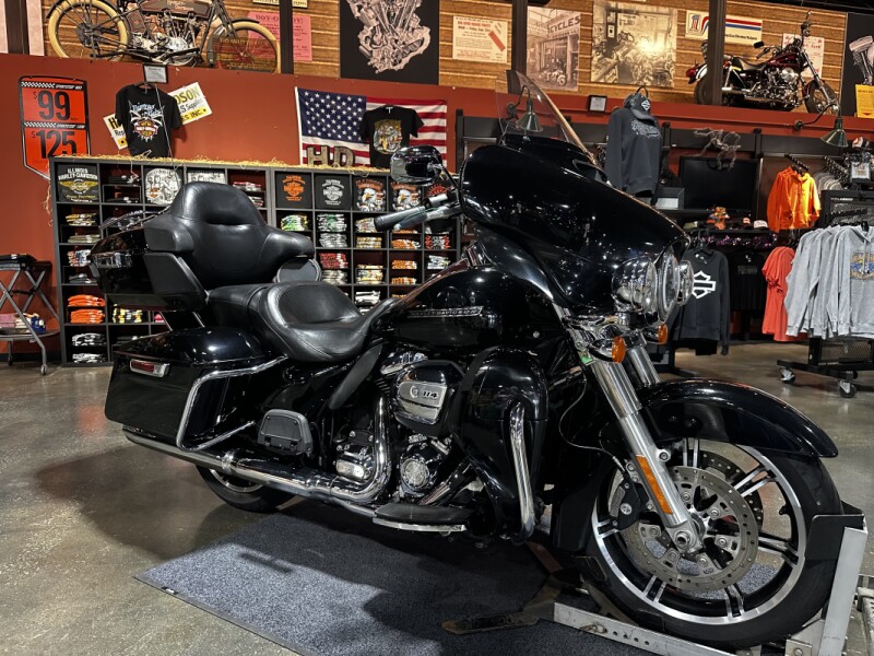 Harley-Davidson® Ultra Limited 2021 FLHTK Black