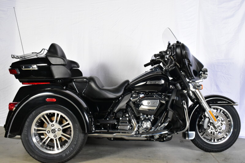 2017 Harley-Davidson® Tri Glide® Ultra FLHTCUTG