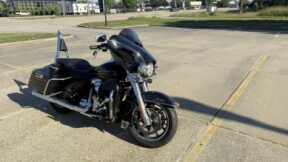 2017 Harley-Davidson® Ultra Limited thumb 2