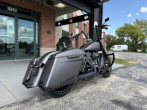 FLHRXS 2017 Road King® Special  thumb 2