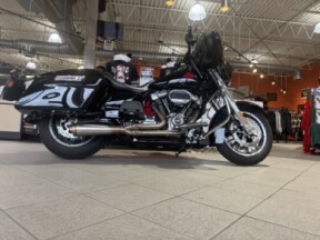 FLHT 2021 Electra Glide<sup>®</sup> Standard thumb 1
