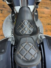 2019 Harley-Davidson® CVO™ Street Glide® CHRDSTL/LNGSLVR W/PINSTRIPE thumb 0