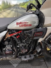 2025 Harley-Davidson® CVO™ Road Glide™ ST MERCURY SILVER thumb 3
