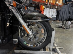 Harley-Davidson® Ultra Limited 2019 FLHTK GRAY thumb 3