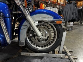Harley-Davidson® Electra Glide® Ultra Classic® 2010 FLHTCU FLM BLUE/SILVER thumb 2