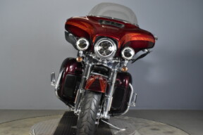 2014 Harley-Davidson® CVO™ Electra Glide Ultra Limited® FLHTKSE thumb 1