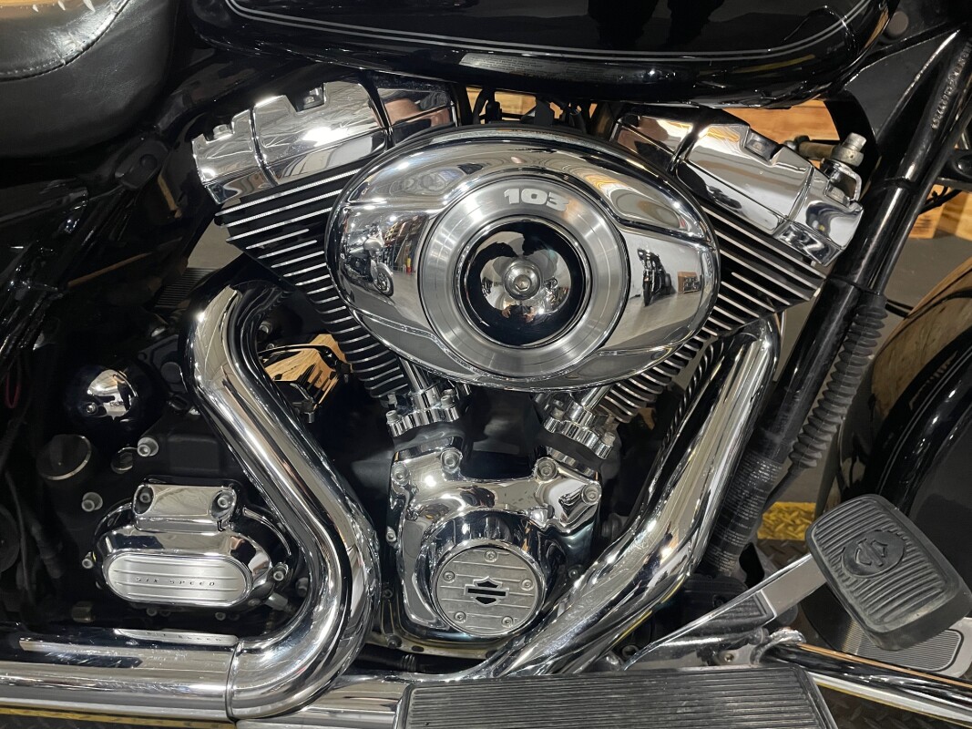 Harley-Davidson Electra Glide Classic 2012 FLHTC BLACK - Photo 2