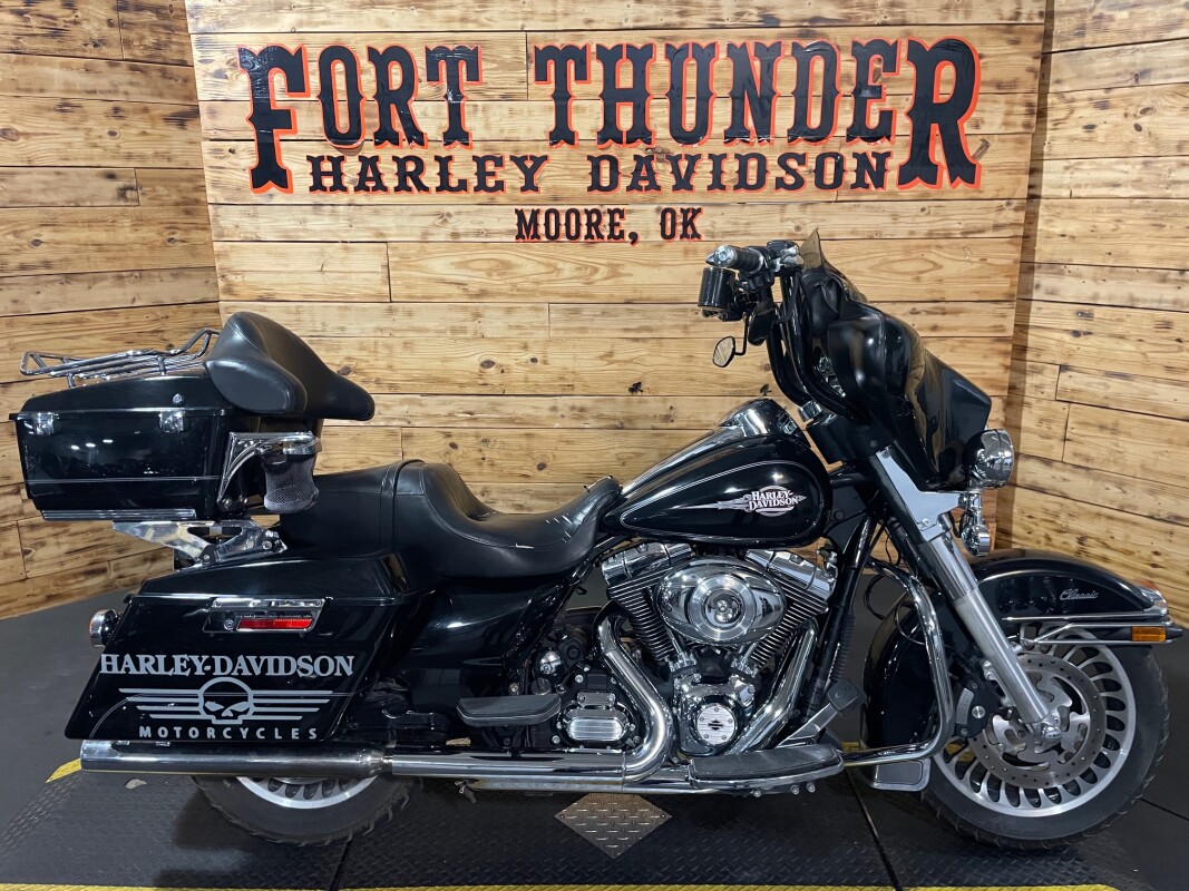 Harley-Davidson Electra Glide Classic 2012 FLHTC BLACK
