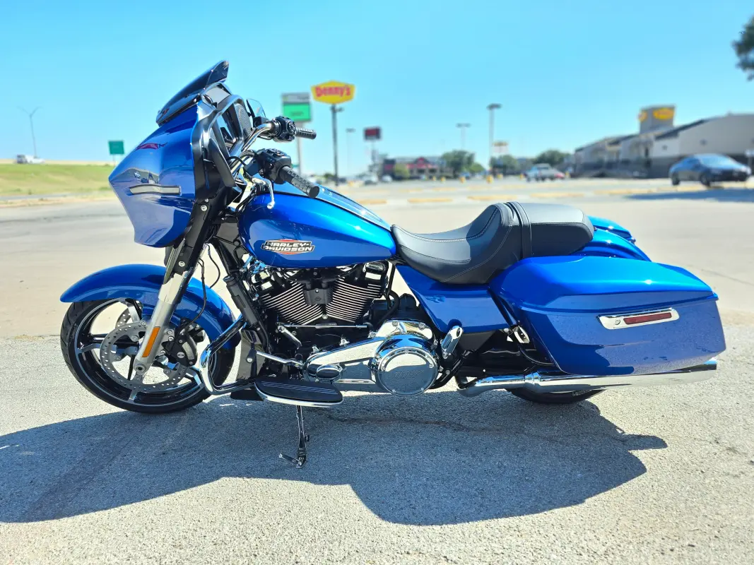 2025 Harley-Davidson Street Glide - Photo 5