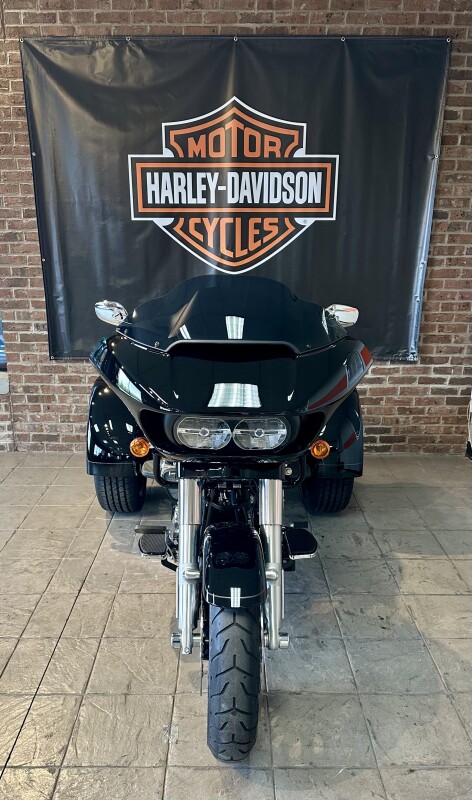 2025 Harley-Davidson Road Glide 3 FLTRT Vivid Black - Photo 3