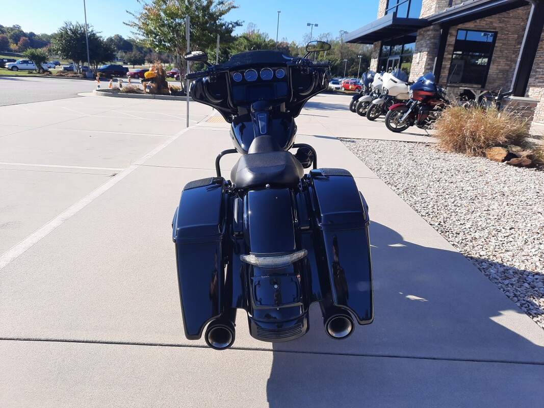 2019 Harley-Davidson Street Glide Special Vivid Black - Photo 7