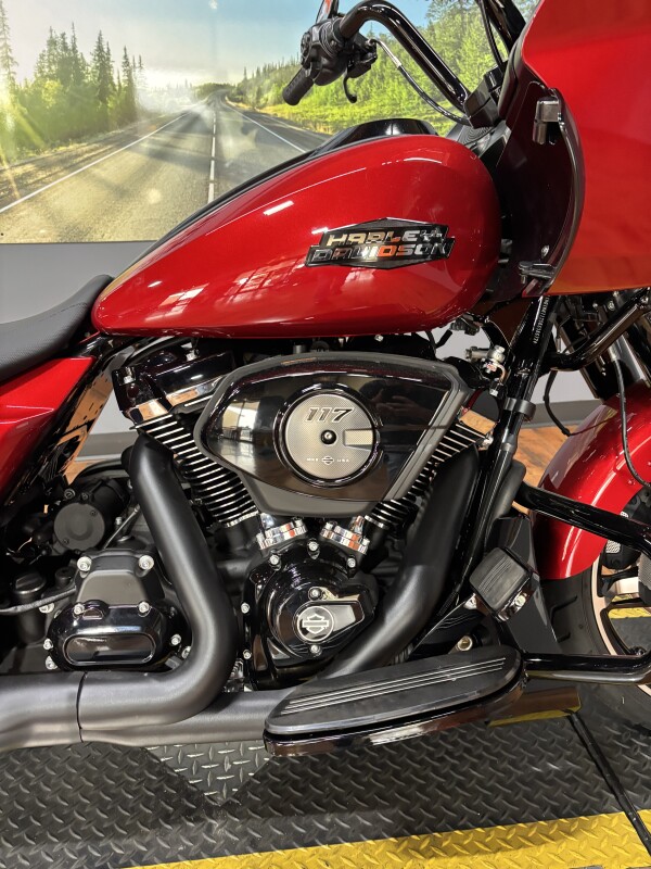 2025 Harley-Davidson Road Glide BRILLIANT RED - Photo 2