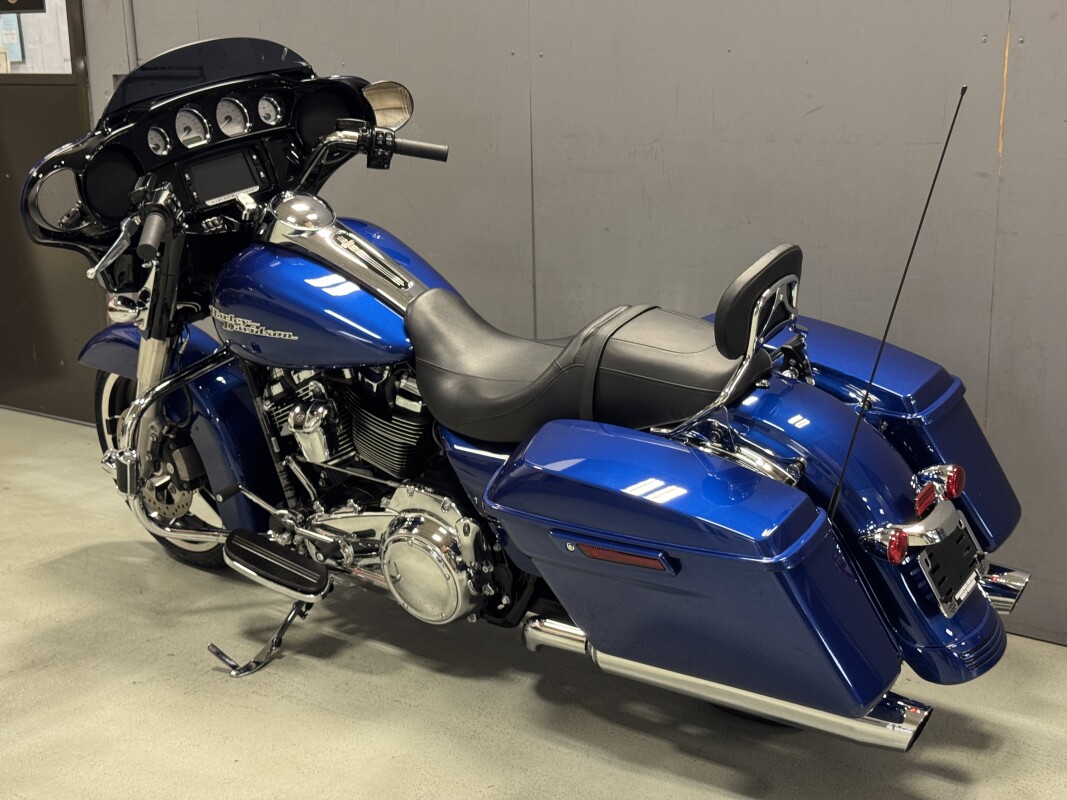 FLHXS 2017 Street Glide Special - Photo 6