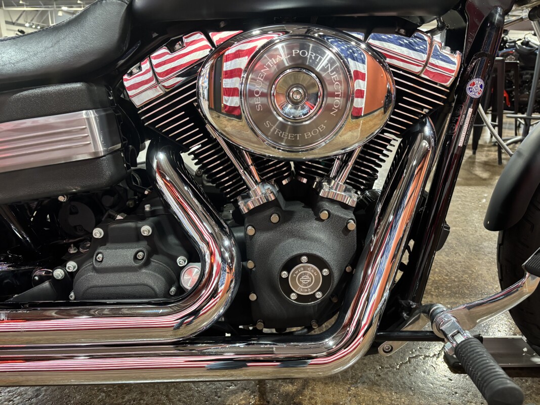 Harley-Davidson Street Bob 2006 FXDBI BLACK DENIM - Photo 4