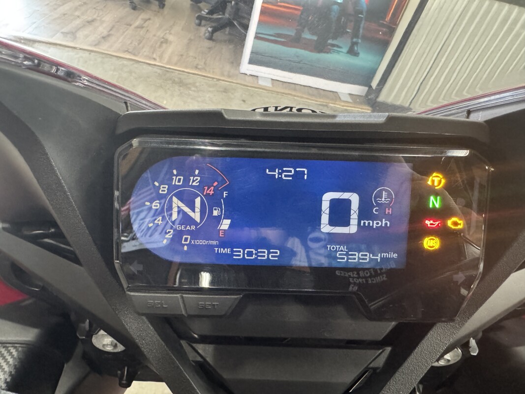 2020 Honda CBR650R ABS CBR650RA - Photo 4