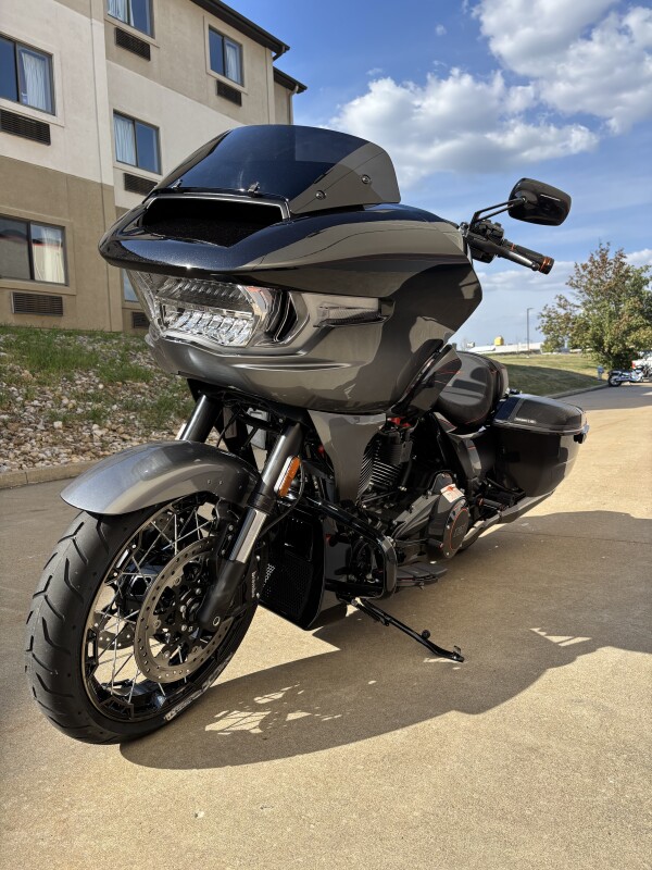 2025 Harley-Davidson CVO Road Glide RAVEN FADE - Photo 7