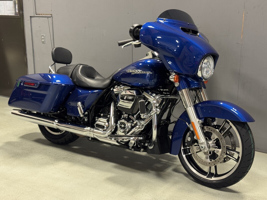 FLHXS 2017 Street Glide Special - Photo 3