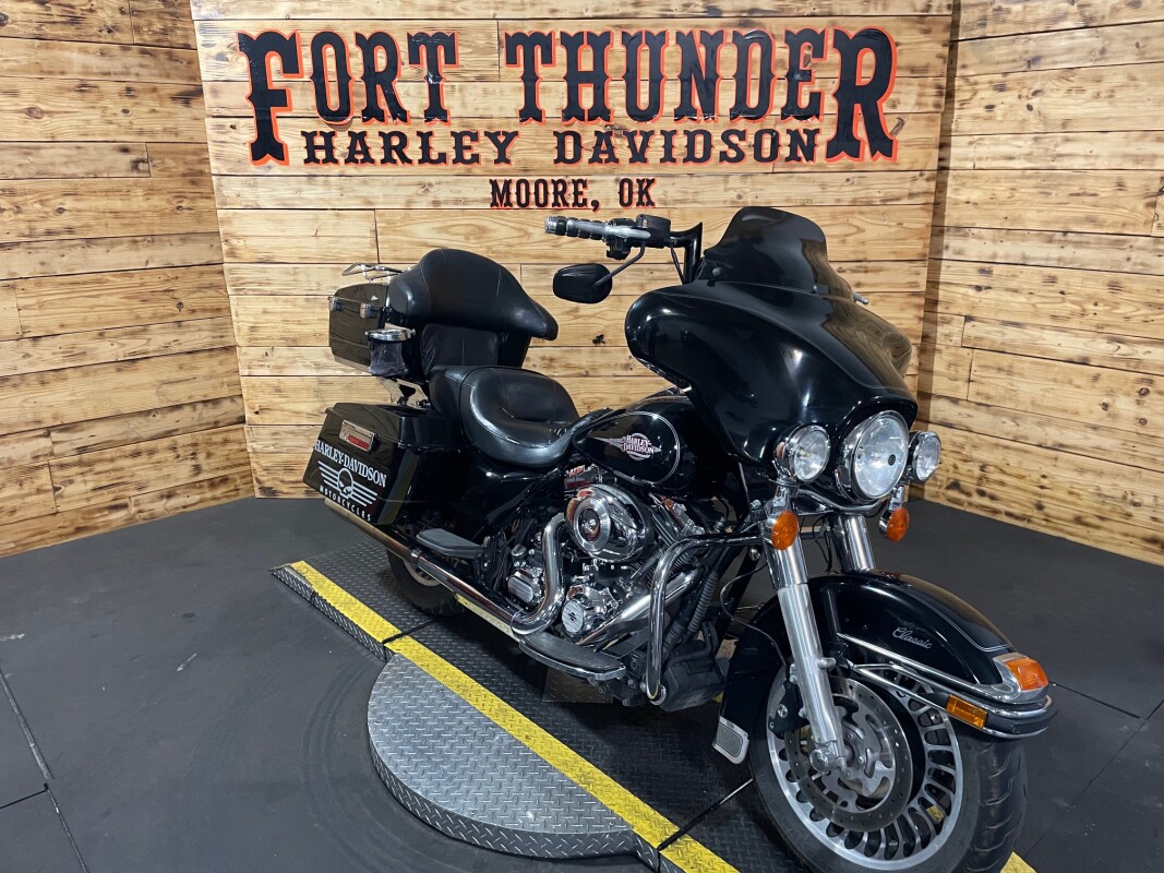 Harley-Davidson Electra Glide Classic 2012 FLHTC BLACK - Photo 3