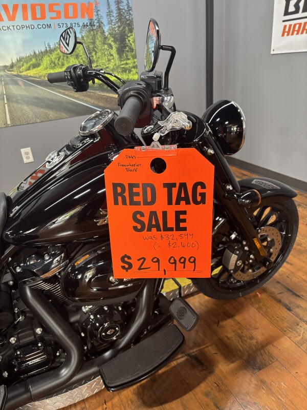 2024 Harley-Davidson Freewheeler VIVID BLACK - Photo 2
