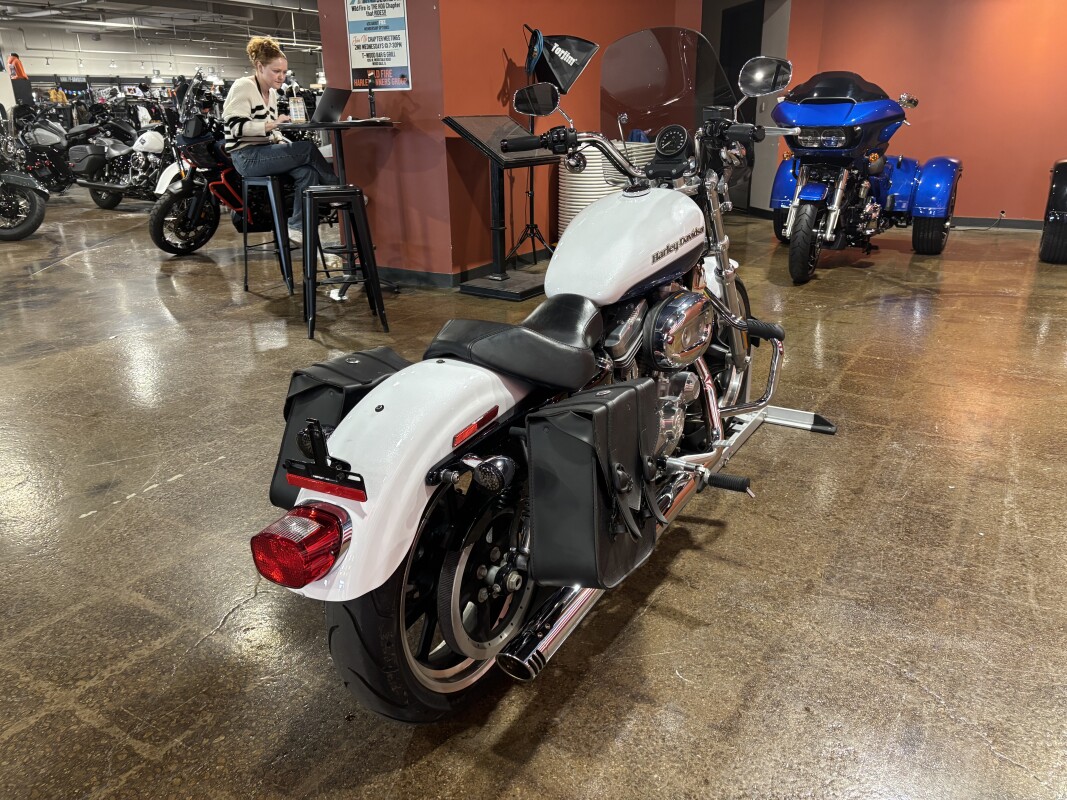 Harley-Davidson SuperLow 2015 XL 883L WHT HOT/BLU HOT W/ PINSTRIP - Photo 9