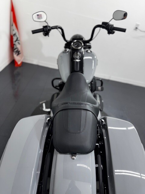 FLHRXS 2025 Road King Special - Photo 7