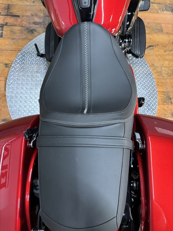 2025 Harley-Davidson Road Glide BRILLIANT RED - Photo 7