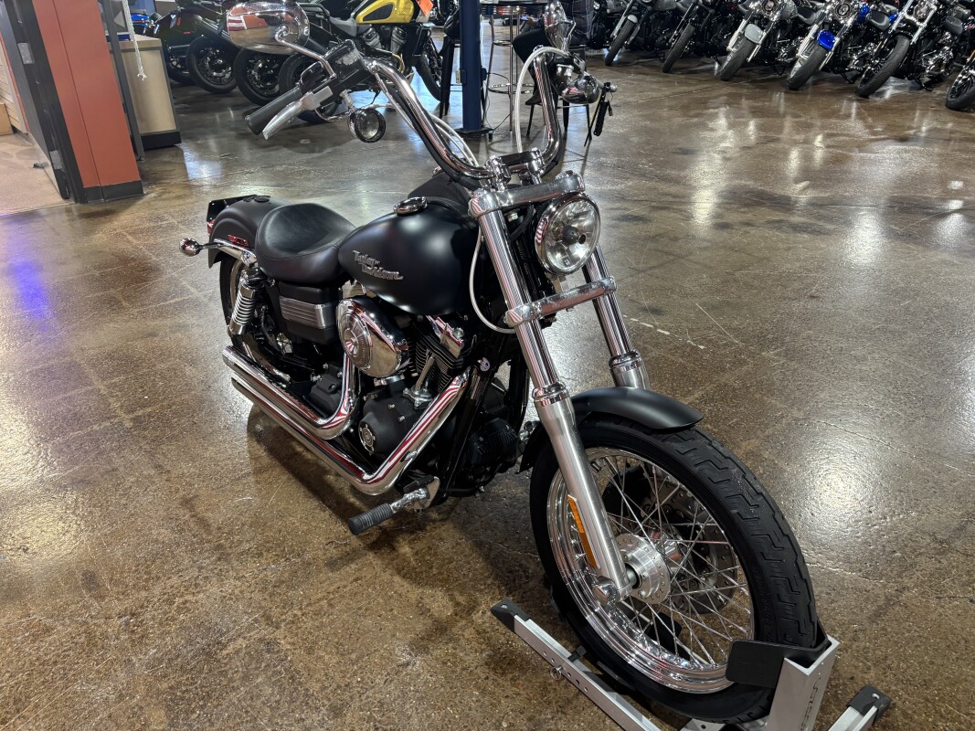 Harley-Davidson Street Bob 2006 FXDBI BLACK DENIM - Photo 2