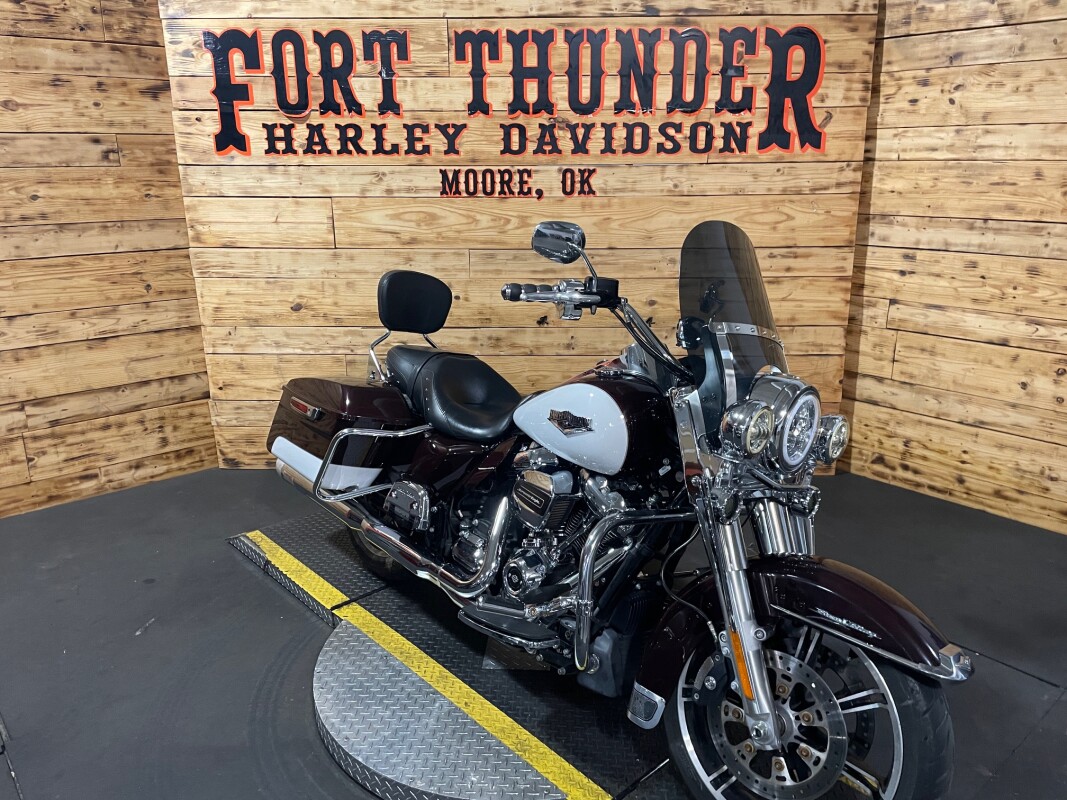 Harley-Davidson Road King 2021 FLHR Midnight Crimson & Stone Washed White Pearl - Photo 3