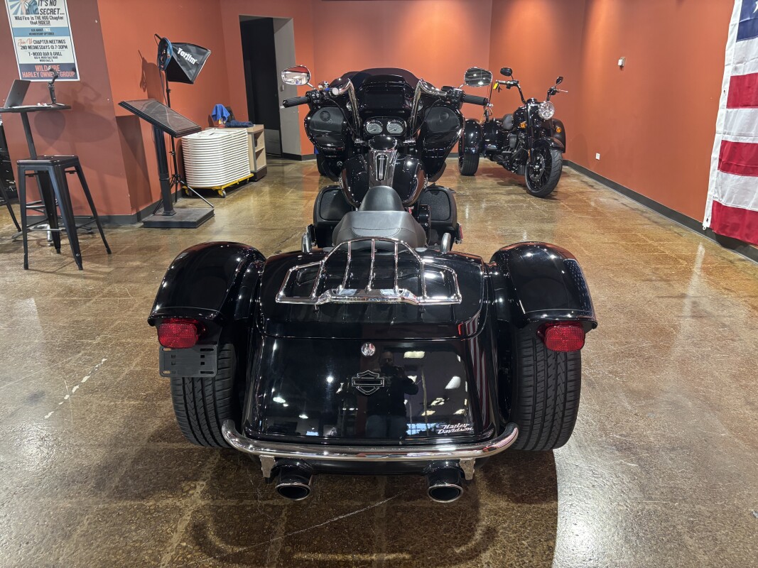 Harley-Davidson Road Glide 3 2023 FLTRT BLACK W/ PINSTRIPE - Photo 10