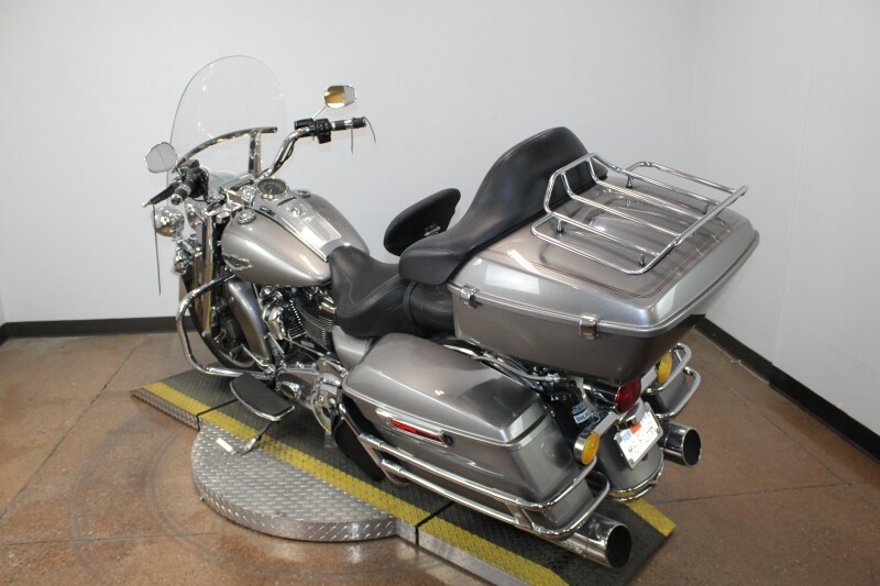 Harley-Davidson Road King 2017 FLHR 639633BB BILLET SILVER W/PINSTRIPE - Photo 6